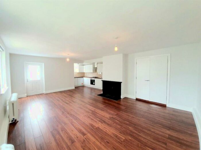 2 Bedroom Cottage To Rent In St. Annes Close, London, N6