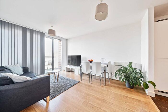 1 Bedroom Flat To Rent In Devons Road, Bow, London, E3