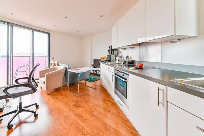 1 Bedroom Flat To Rent In Park Village East, Camden, Camden, London, NW1