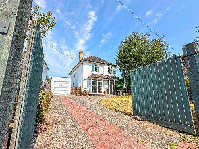 4 Bedroom Detached House For Sale In Taunton Road, Bishops Lydeard, Taunton, Somerset, TA4