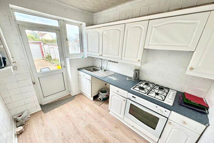 3 Bedroom Property To Rent In Dagenham Road, Romford, RM7