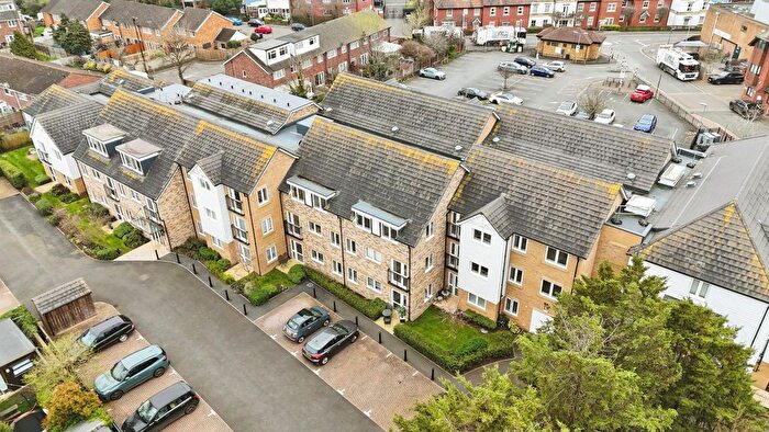 1 Bedroom Flat For Sale In Beeches Lodge, Burnham, Buckinghamshire, SL1