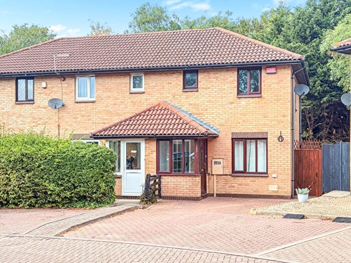 2 Bedroom End Of Terrace House For Sale In Pomander Crescent, Walnut Tree, Milton Keynes, MK7