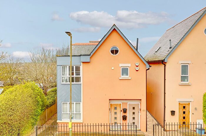 2 Bedroom Maisonette For Sale In Fives Court Close, Ware, SG12