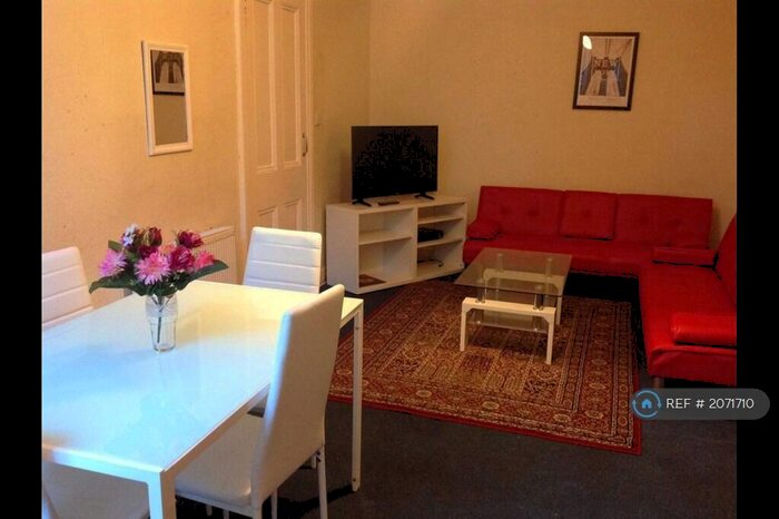 4 Bedroom Flat To Rent In Polwarth Gardens, Edinburgh, EH11