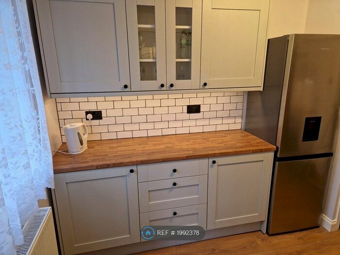 3 Bedroom Flat To Rent In Cornwall Road, London, N15