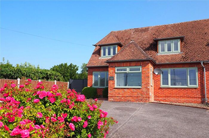 4 Bedroom Semi-Detached House For Sale In Pleasant View, Bourton, Gillingham, SP8