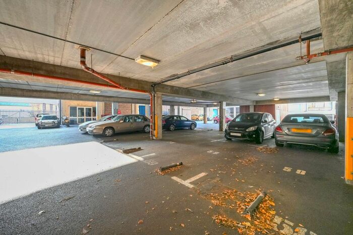Garage / Parking To Rent In Avante Court, The Bittoms, Kingston, Kingston Upon Thames, KT1