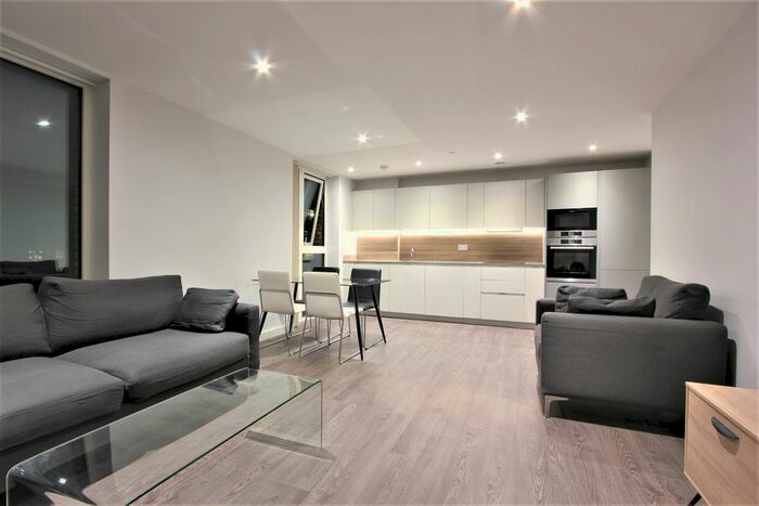 2 Bedroom Flat To Rent In The Shoreline Building, Newnton Close, London, N4