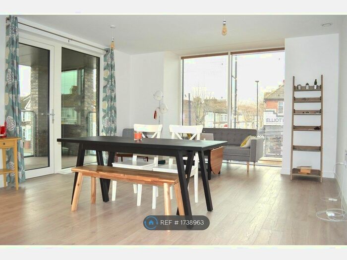 2 Bedroom Flat To Rent In Academy House, London, E13