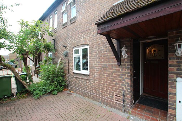 3 Bedroom Terraced House For Sale In Drapers Road, Stratford, E15
