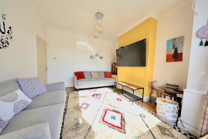 3 Bedroom Terraced House For Sale In Hotham Road North, Hull, HU5