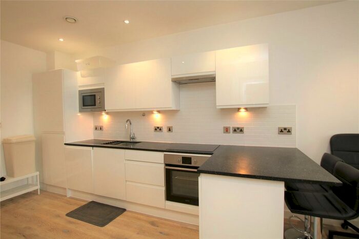 1 Bedroom Flat To Rent In Garrard House, Garrard Street, Reading, Berkshire, RG1