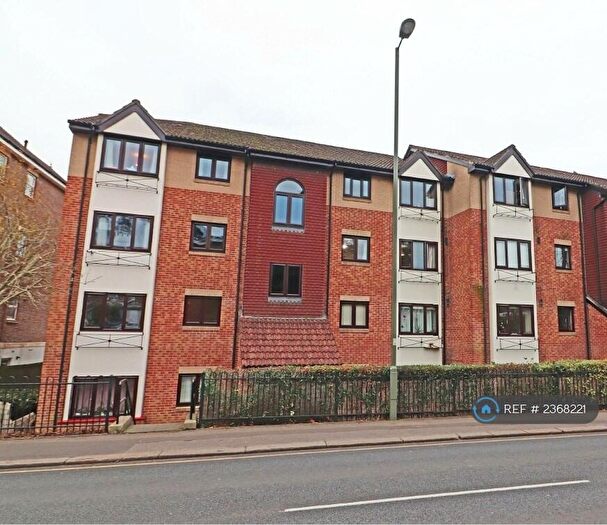 1 Bedroom Flat To Rent In Cromwell Place, Redhill, RH1