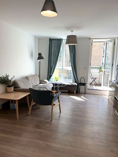 2 Bedroom Flat To Rent In Lariat Court, London, E3