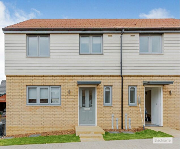 3 Bedroom House To Rent In Gedrite Close, Wellingborough, NN8