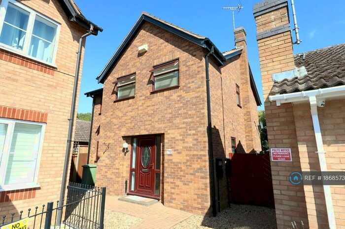 4 Bedroom Detached House To Rent In Tattershall Drive, Market Deeping, Peterborough, PE6