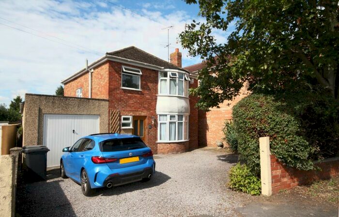 3 Bedroom Detached House To Rent In Church Walk South, Rodbourne Cheney, SN2