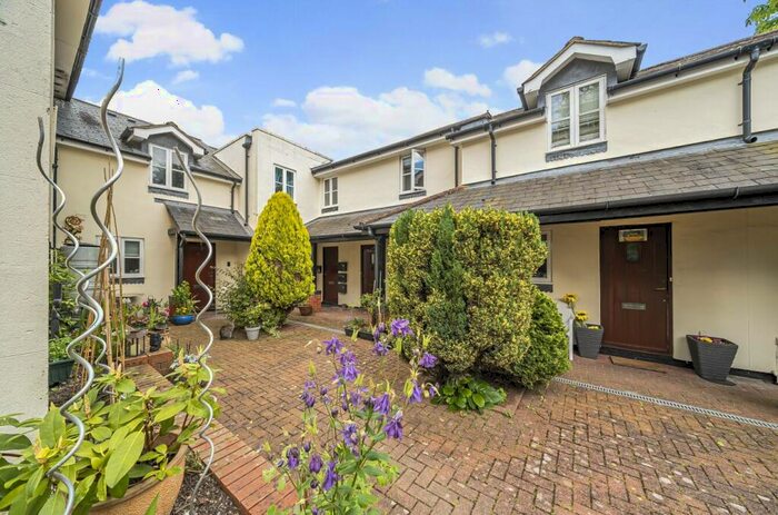 2 Bedroom Flat For Sale In Lodge Drive, Weyhill, Andover, SP11