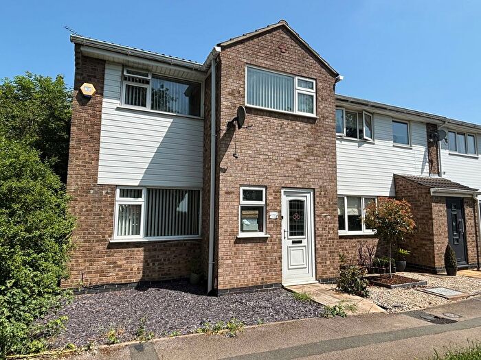 3 Bedroom Semi-Detached House To Rent In Staindale, Wigston, LE18