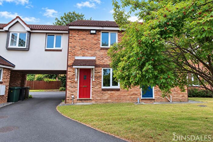 3 Bedroom Terraced House To Rent In Whimbrel Close, Bradford, BD8