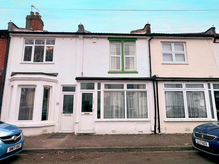 2 Bedroom House To Rent In St. Anns Crescent, Gosport, PO12