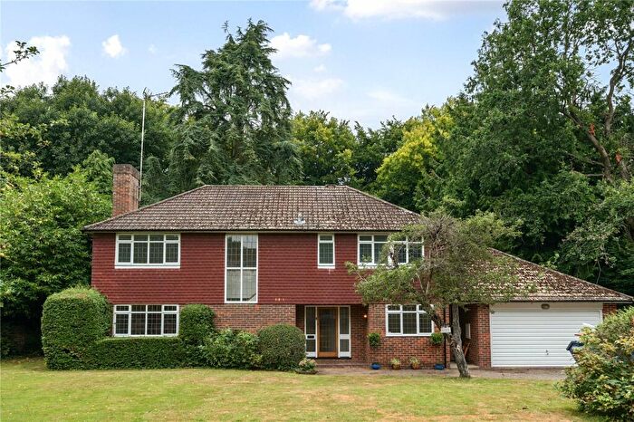 4 Bedroom Detached House To Rent In The Glade, West Byfleet, Surrey, KT14