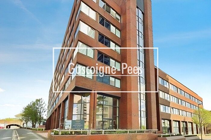 2 Bedroom Flat To Rent In Alencon Link, Basingstoke, RG21