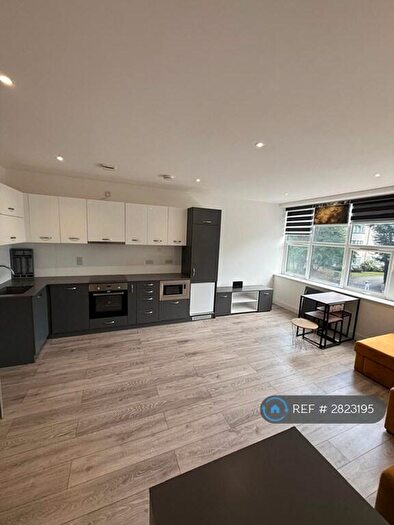 Studio To Rent In High Street, Edgware, HA8