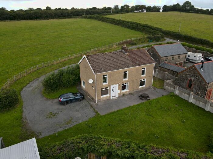4 Bedroom Detached House For Sale In Llannon, Llanelli, SA14