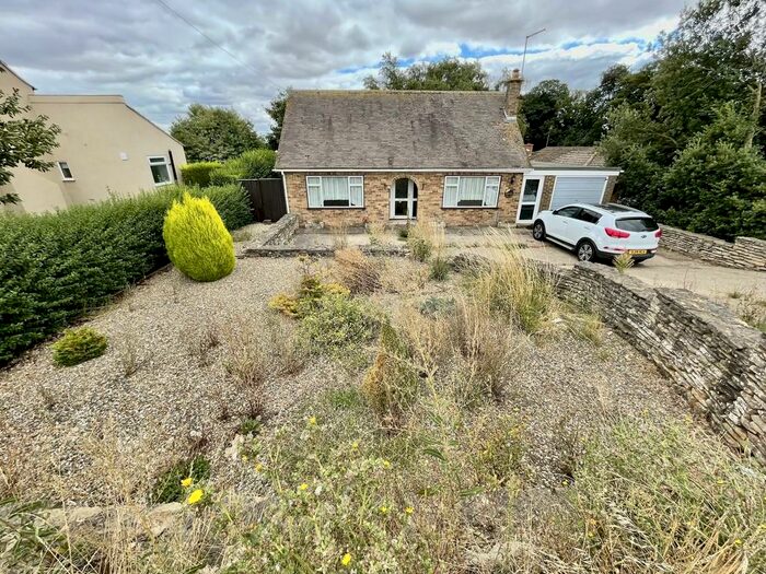 2 Bedroom Detached Bungalow For Sale In Peak Hill, Cowbit, PE12