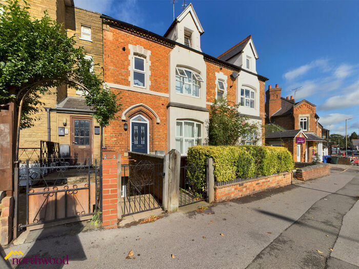 4 Bedroom Terraced House To Rent In Middleton Road, Banbury, OX16