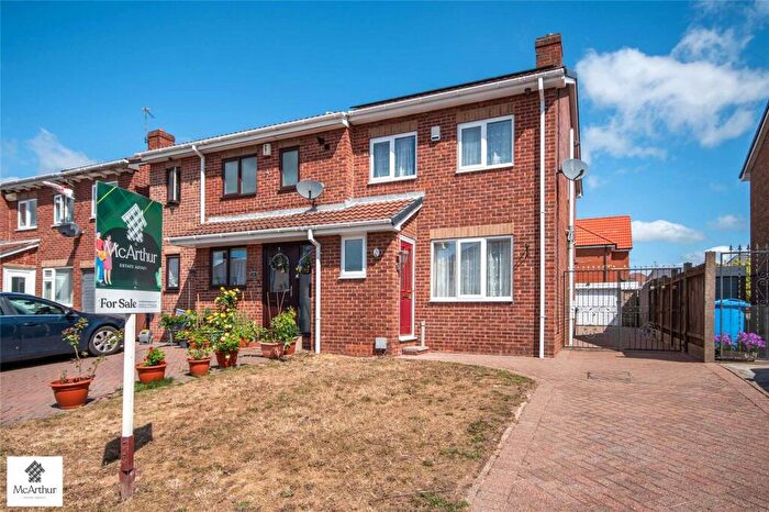 3 Bedroom Semi-Detached House For Sale In Grange View, Harworth & Bircotes, Doncaster, South Yorkshire, DN11