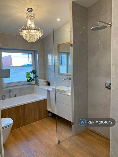 4 Bedroom Semi-Detached House To Rent In London, London, SE9