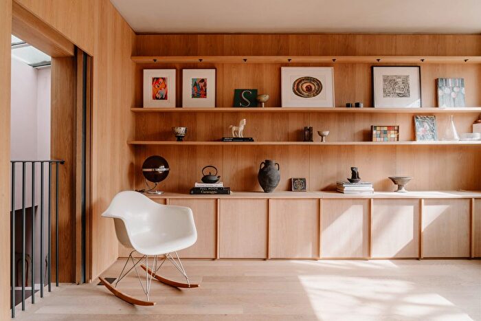 2 Bedroom Maisonette For Sale In Voss Street Ii, London, E2