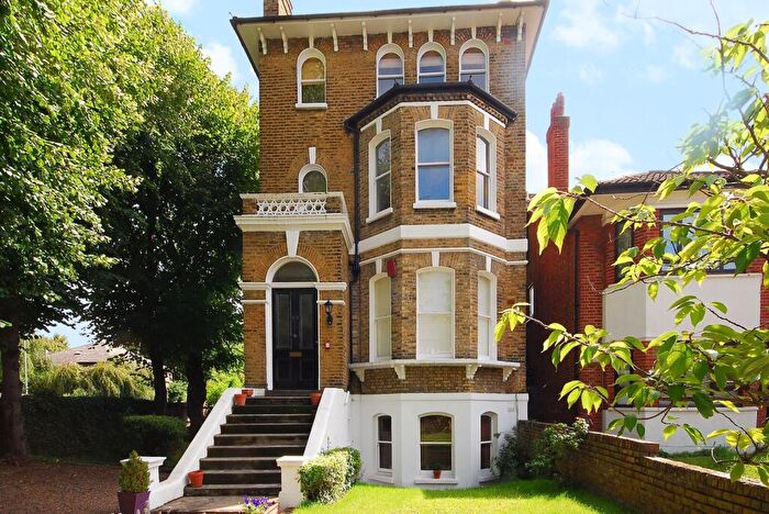 2 Bedroom Flat For Sale In Leyland Road, Lee, London, SE12