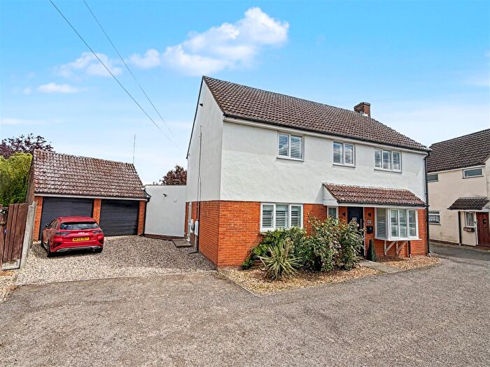 4 Bedroom Detached House For Sale In Notley Road, Braintree, CM7