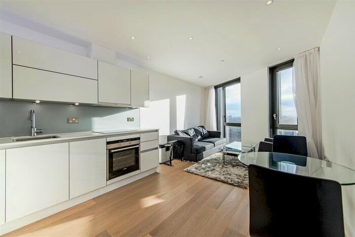 1 Bedroom Flat To Rent In Parliament House, Black Prince Road, Nine Elms, London, SE1