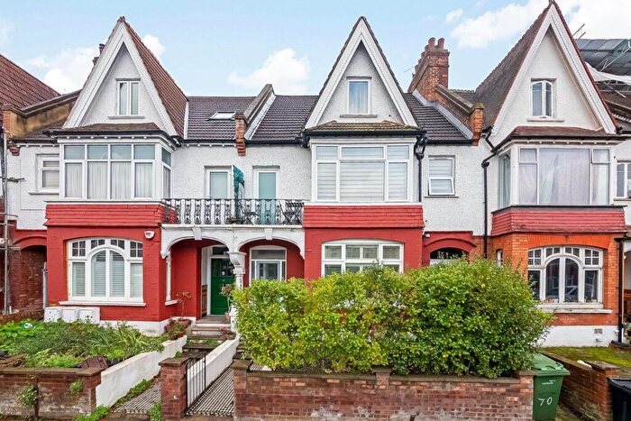 2 Bedroom Apartment For Sale In Broxholm Road, West Norwood, London, SE27