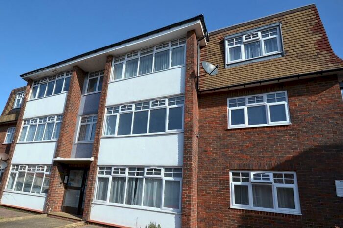 2 Bedroom Flat To Rent In Firle Road, Eastbourne, East Sussex, BN22