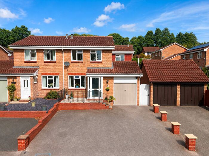 3 Bedroom Semi-Detached House For Sale In Kempton Avenue, Hereford, HR4