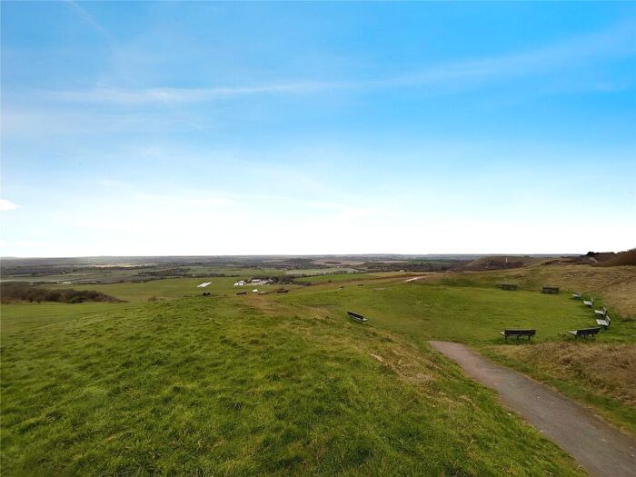2 Bedroom Apartment For Sale In Westdown Gardens, Whipsnade Road, Dunstable, LU6