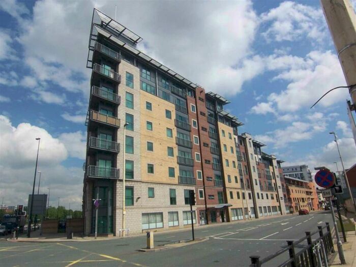 1 Bedroom Apartment To Rent In City Point, Chapel Street, Salford, M3