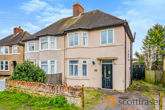 1 Bedroom Semi-Detached House To Rent In Room, Hollow Way, OX4