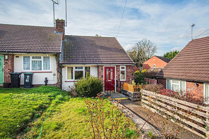 1 Bedroom Semi-detached Bungalow For Sale In Highfield Road, Irthlingborough, NN9