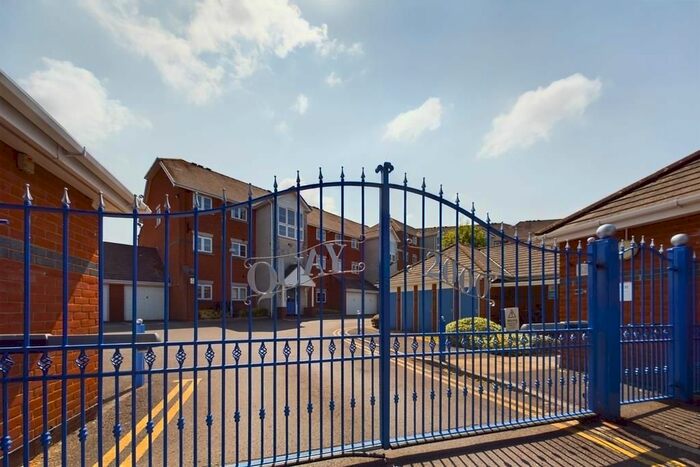 2 Bedroom Flat To Rent In Quay, Horseshoe Bridge, Southampton, SO17