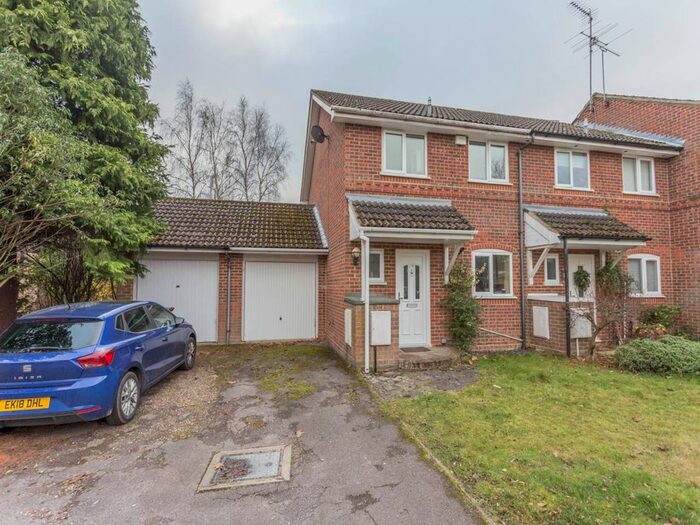 3 Bedroom Property To Rent In Emery Down Close, Bracknell RG12