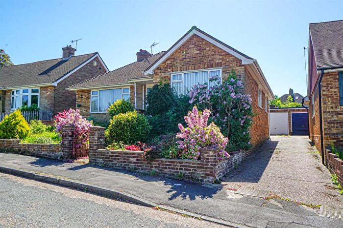 3 Bedroom Detached Bungalow For Sale In Linley Drive, Hastings, TN34