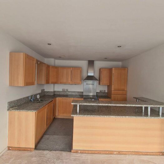 2 Bedroom Apartment For Sale In Apartment Beetham Plaza, The Strand, Liverpool, Merseyside, L2