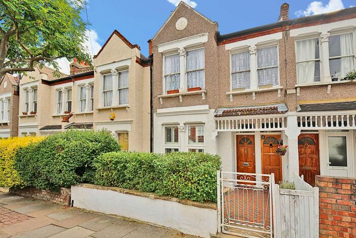 2 Bedroom Flat To Rent In Trentham Street, Wandsworth, London, SW18